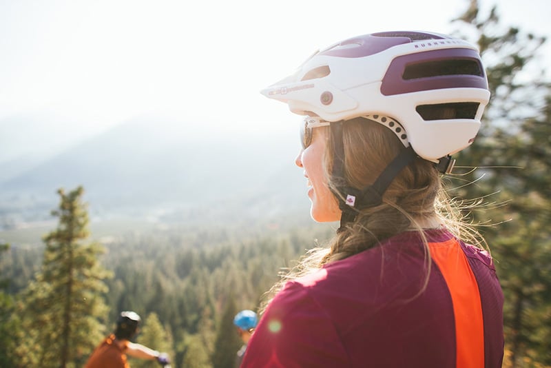 women wearing mtb helmet